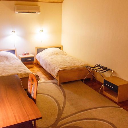 Starye Bendery Hotell Exteriör bild