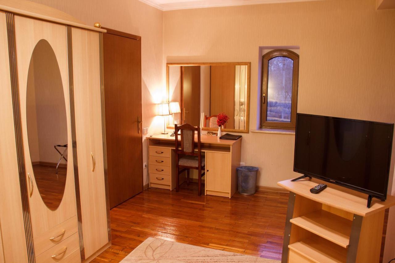 Starye Bendery Hotell Exteriör bild
