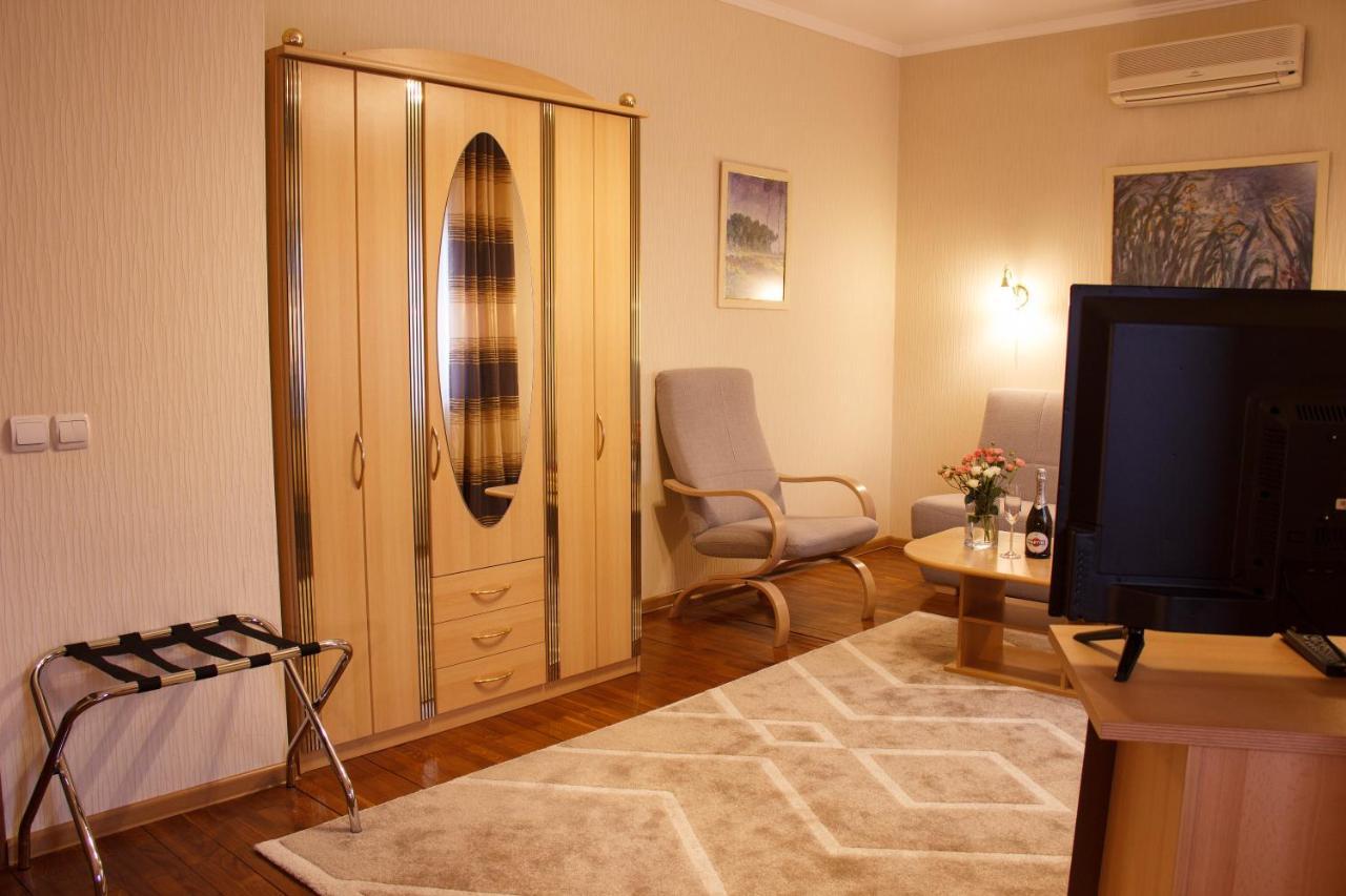 Starye Bendery Hotell Exteriör bild