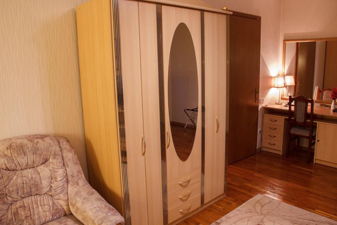 Starye Bendery Hotell Exteriör bild
