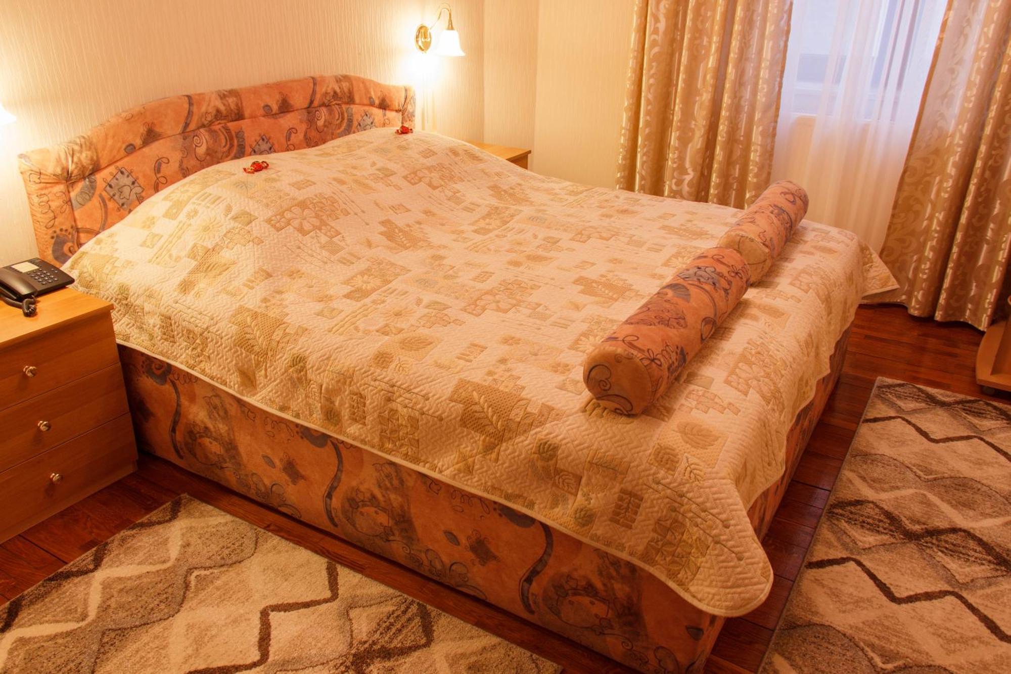 Starye Bendery Hotell Exteriör bild