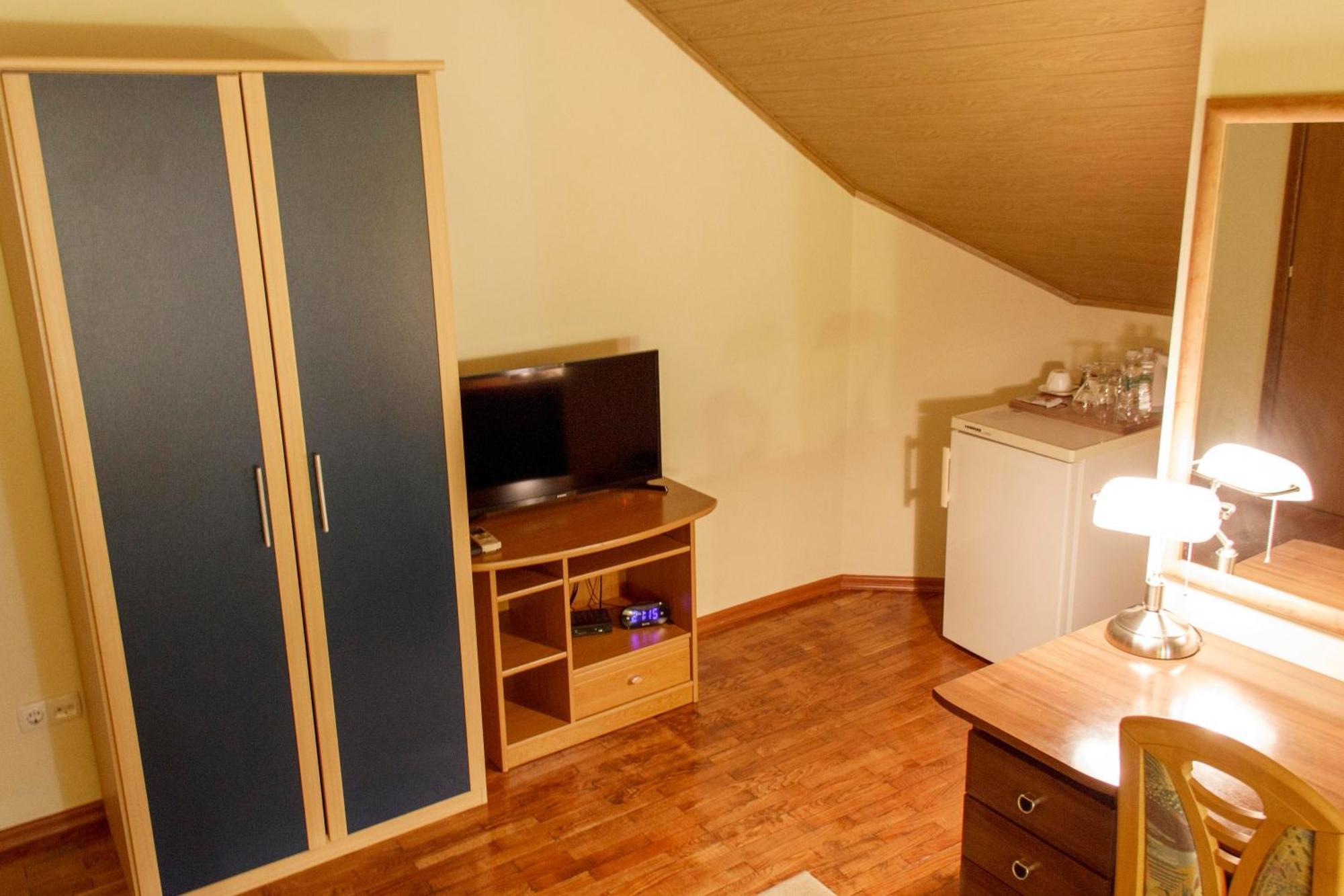 Starye Bendery Hotell Exteriör bild