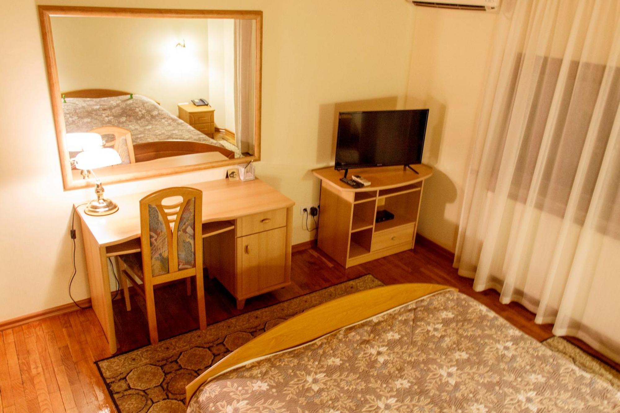 Starye Bendery Hotell Exteriör bild