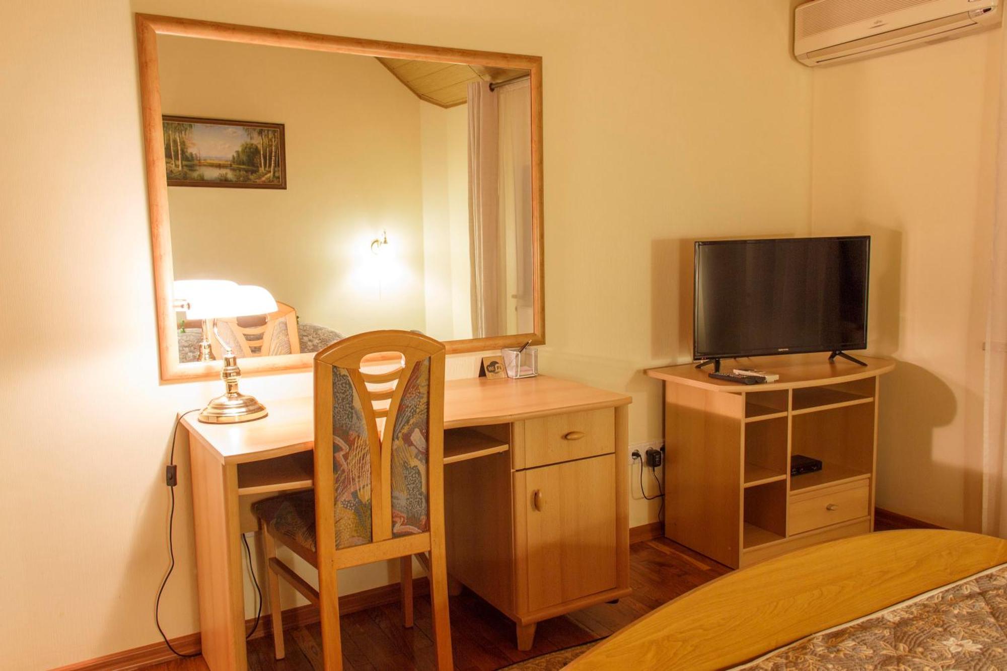 Starye Bendery Hotell Exteriör bild