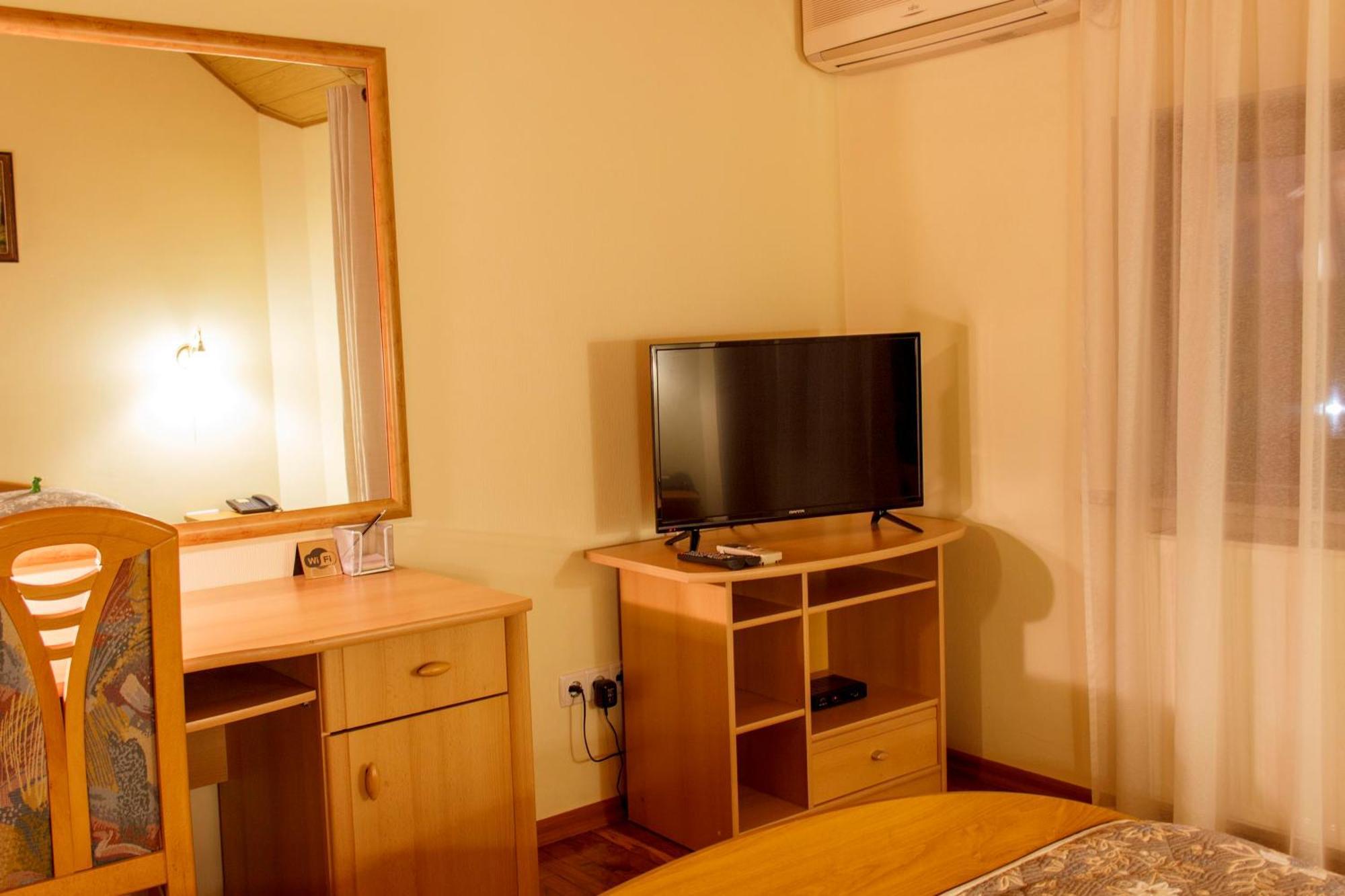 Starye Bendery Hotell Exteriör bild