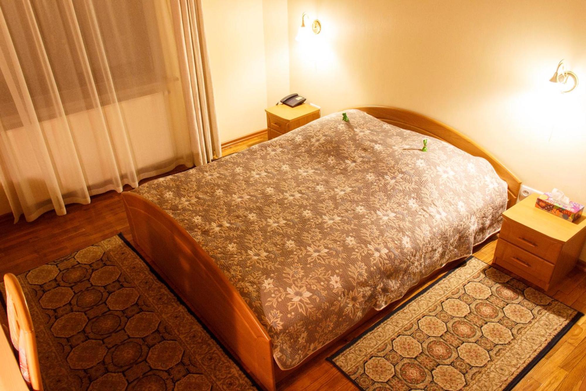 Starye Bendery Hotell Exteriör bild