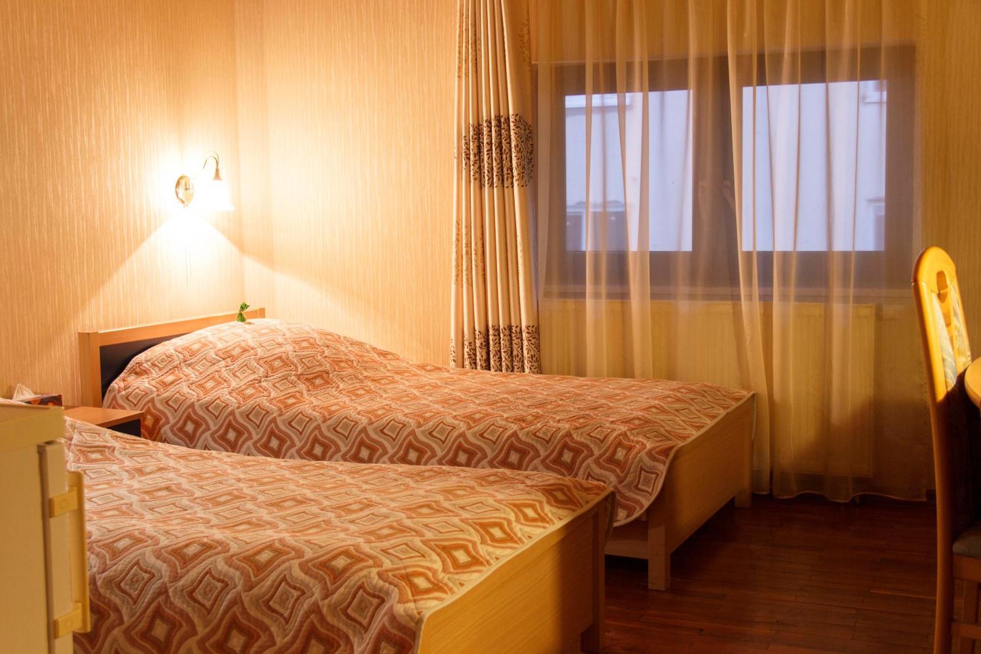 Starye Bendery Hotell Exteriör bild