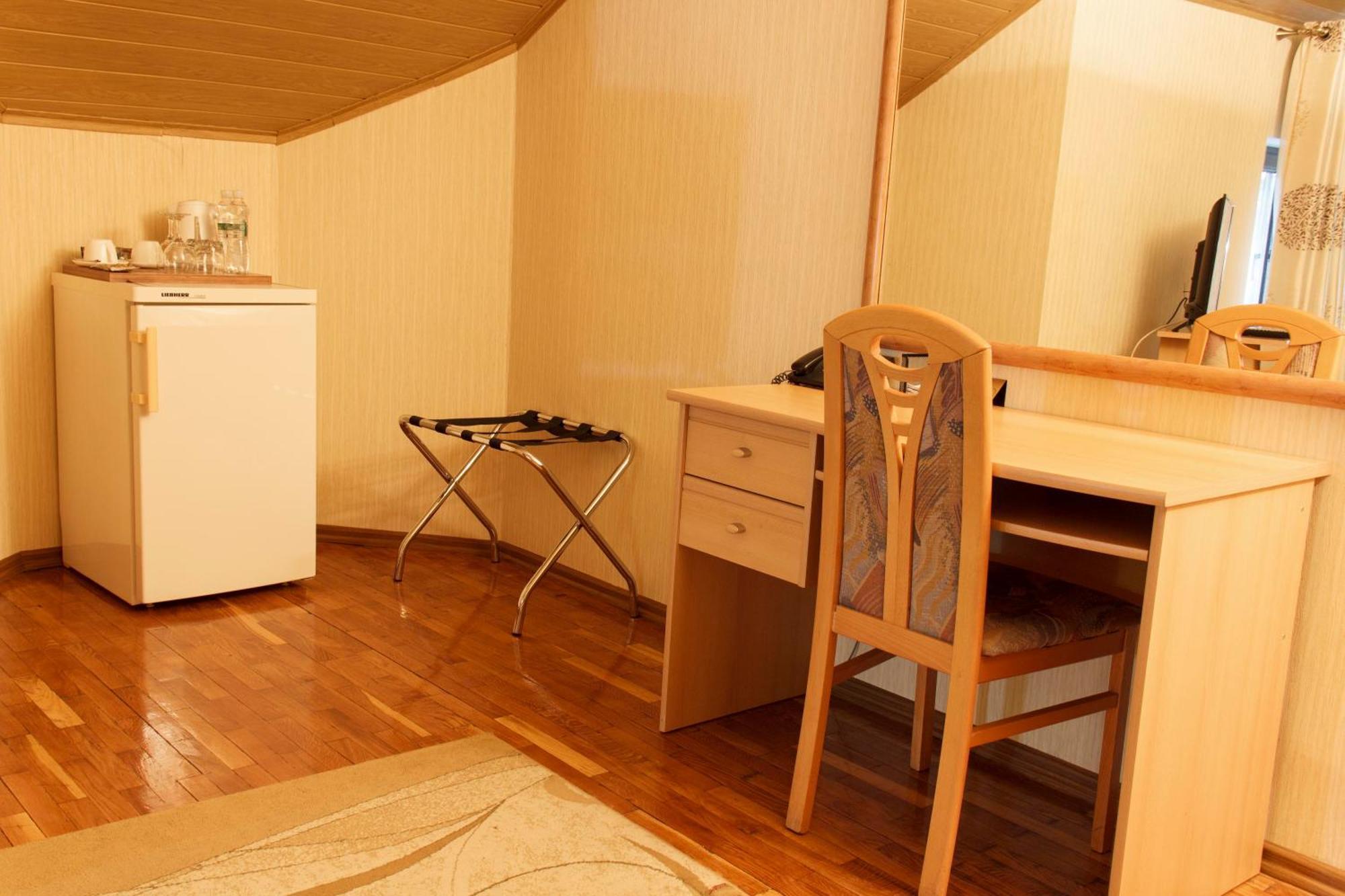 Starye Bendery Hotell Exteriör bild