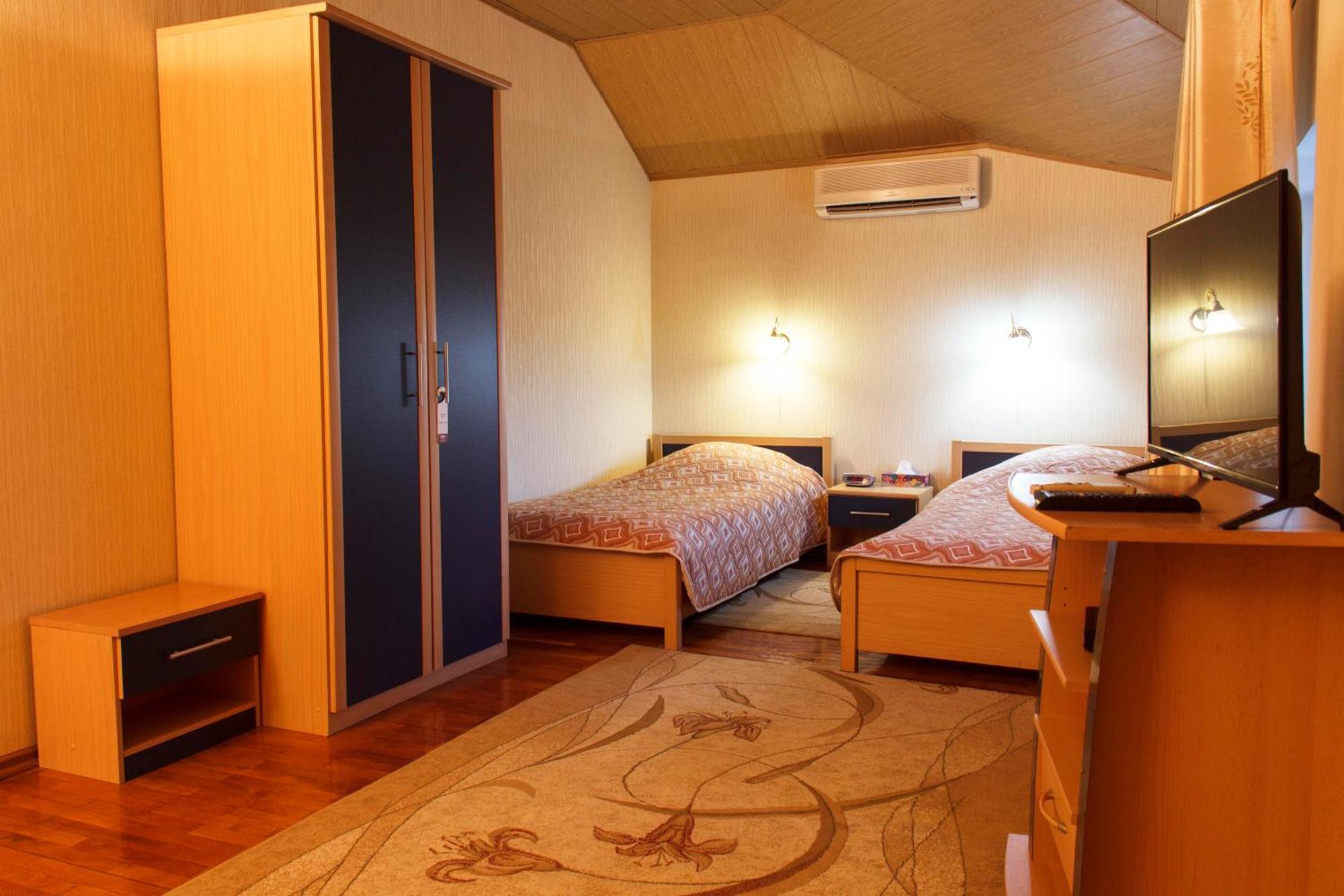 Starye Bendery Hotell Exteriör bild