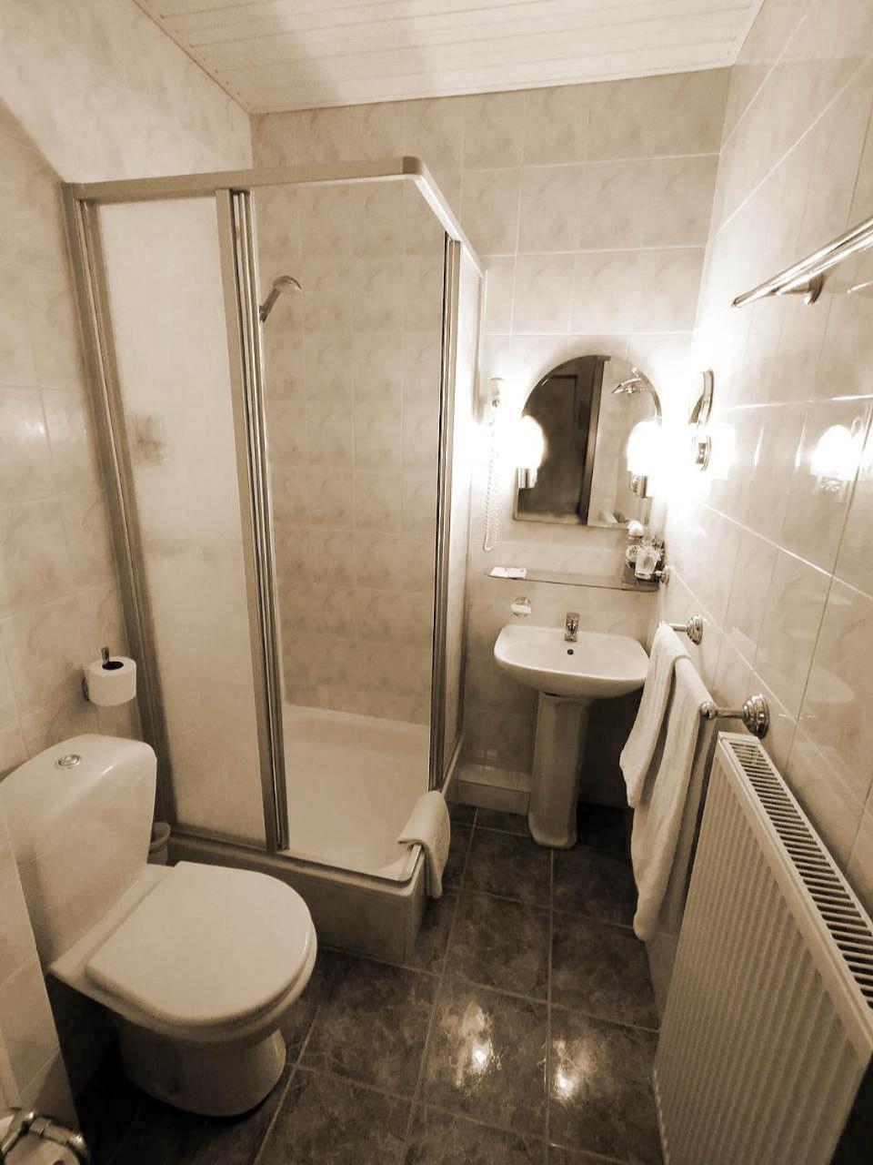 Starye Bendery Hotell Exteriör bild